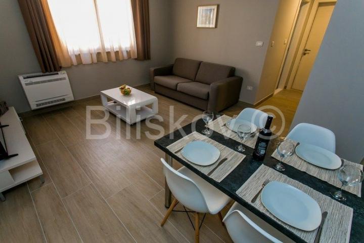 MAKARSKA, samostojeća zgrada – mini hotel