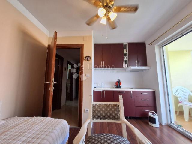 ŠILO, 2 APARTMANA 200 METARA  OD MORA