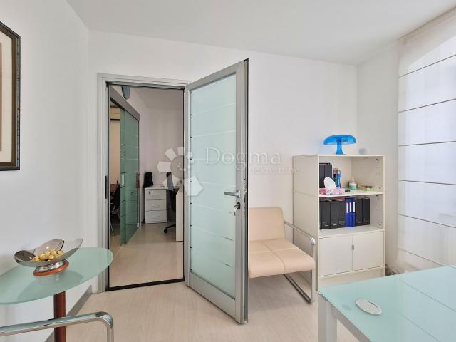 Flat Centar, Rijeka, 121,36m2