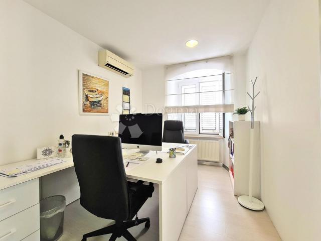 Flat Centar, Rijeka, 121,36m2