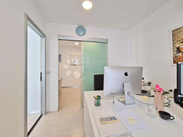 Flat Centar, Rijeka, 121,36m2