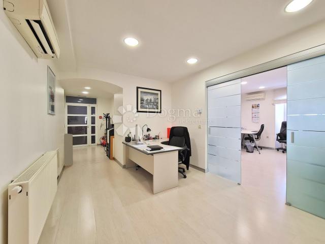 Flat Centar, Rijeka, 121,36m2