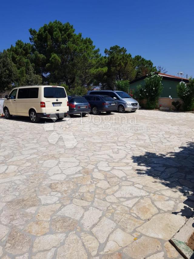 Apartmanska kuća sa 6 apartmana