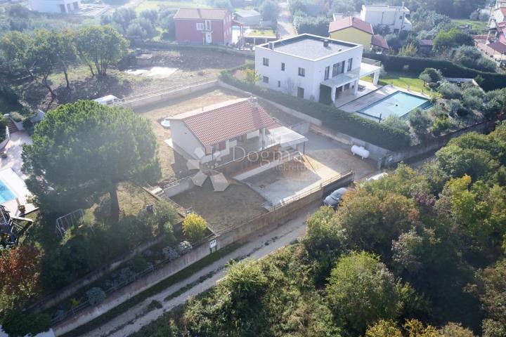 Haus Kaštel, Buje, 193m2