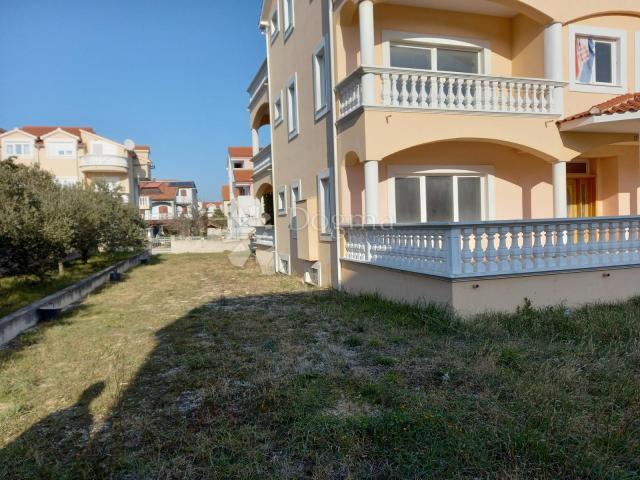 VODICE - KUĆA 800 M2 ODLIČNA PRILIKA