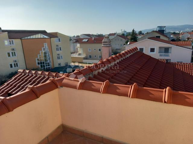 VODICE - KUĆA 800 M2 ODLIČNA PRILIKA