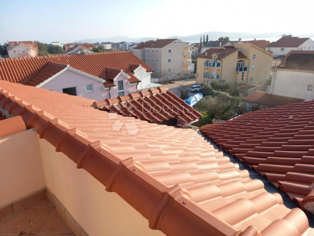 VODICE - KUĆA 800 M2 ODLIČNA PRILIKA