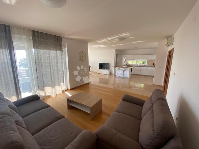 Flat Ičići, Opatija - Okolica, 123,80m2