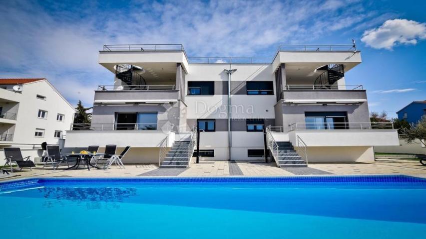 Exklusive Villa mit Meerblick in Diklo, Zadar