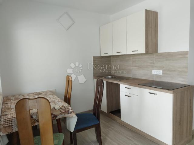 MALINSKA - DVA NOVOUREĐENA APARTMANA