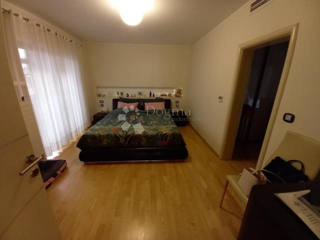 Flat Veruda, Pula, 266m2