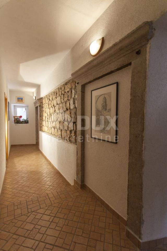 INSEL CRES 424m2 - Haus, Restaurant, Maisonette-Wohnung, Appartements