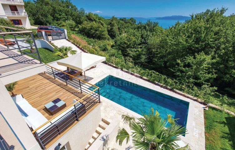 OPATIJA - BREGI - kuća / villa 240m2 sa pogledom na more i bazenom + uređen okoliš 800m2