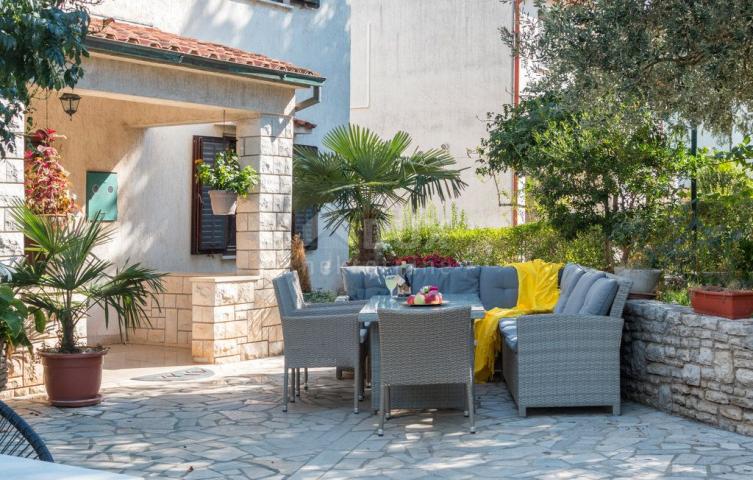 ISTRIA, PULA - Apartmenthaus am Stadtrand von Pula - NAHE AM MEER!