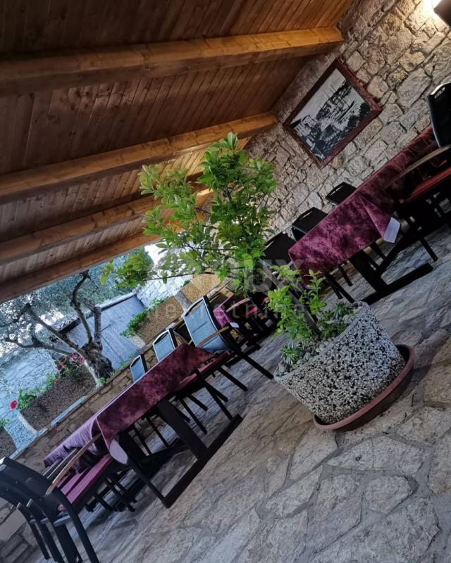 ISTRIA, POREČ - Villa mit Restaurant in der Nähe des Meeres