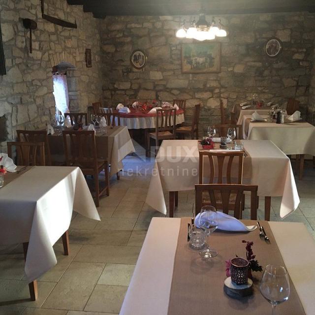 ISTRIA, POREČ - Villa mit Restaurant in der Nähe des Meeres