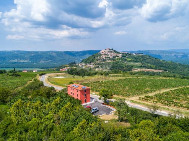 ISTRA, MOTOVUN - Kuća na jedinstvenom položaju i s jedinstvenom ponudom u Istri