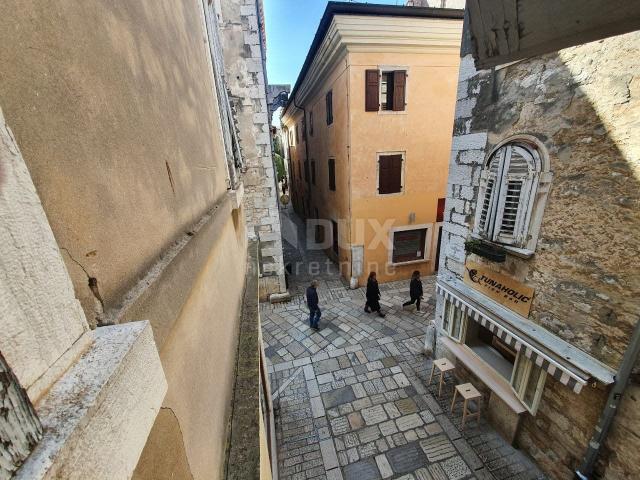 ISTRA, POREČ - Prostrani stan u srcu starog grada