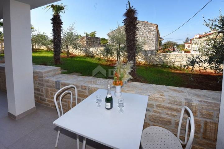 ISTRIA, POREČ - Apartment house with sea view