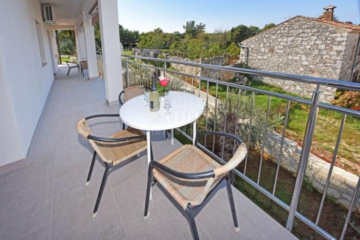 ISTRIA, POREČ - Apartment house with sea view