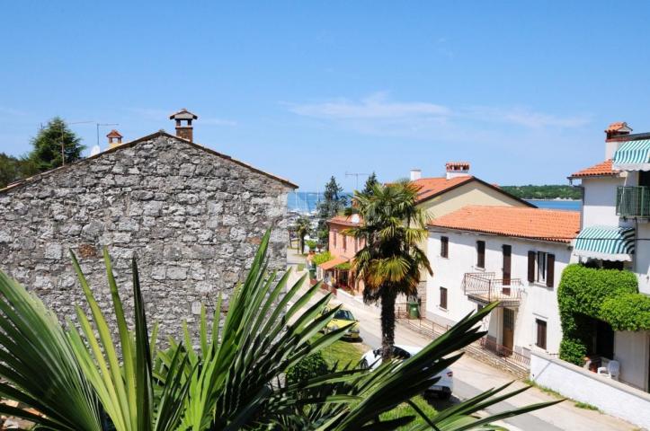 ISTRIA, POREČ - Apartment house with sea view