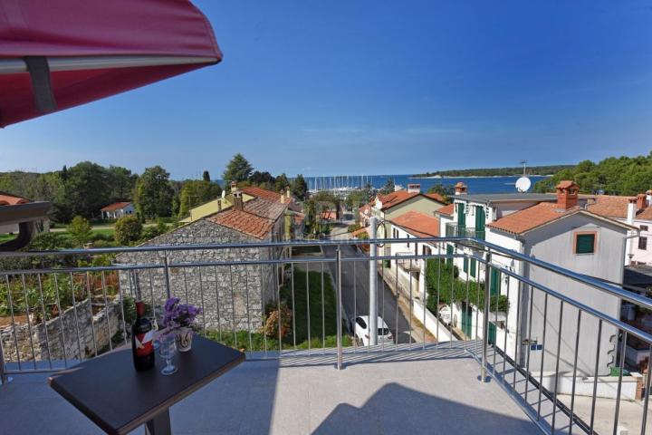 ISTRIA, POREČ - Apartment house with sea view