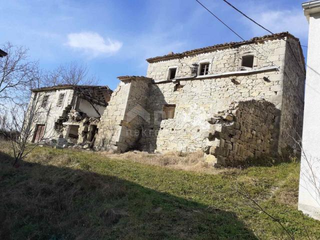 BUZET, JURADI - Samostojeća starina za obnovu