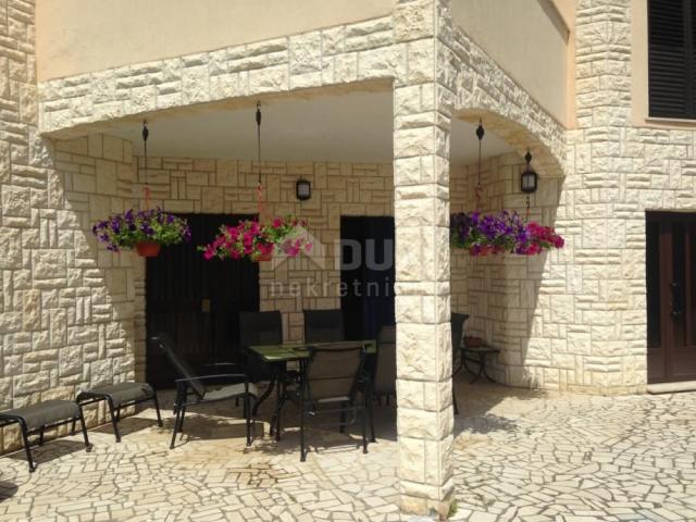 ISTRIA, MEDULIN Apartment house in Pjescana Uvala 150 m from the sea - SEA VIEW !!