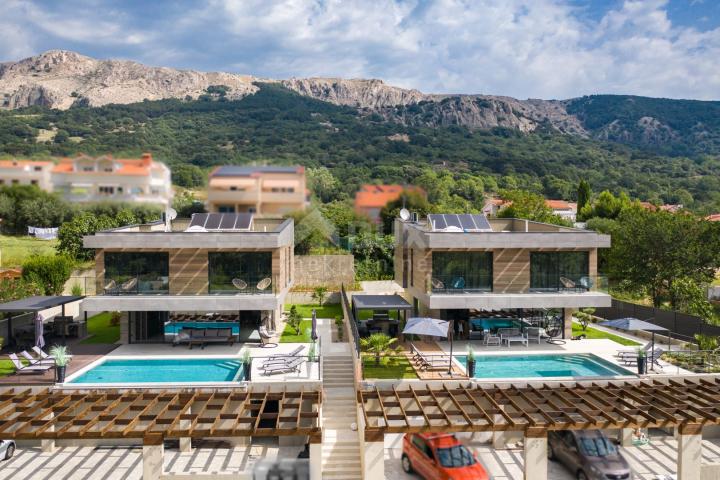 ISLAND OF KRK, BAŠKA - Urban villa with pool