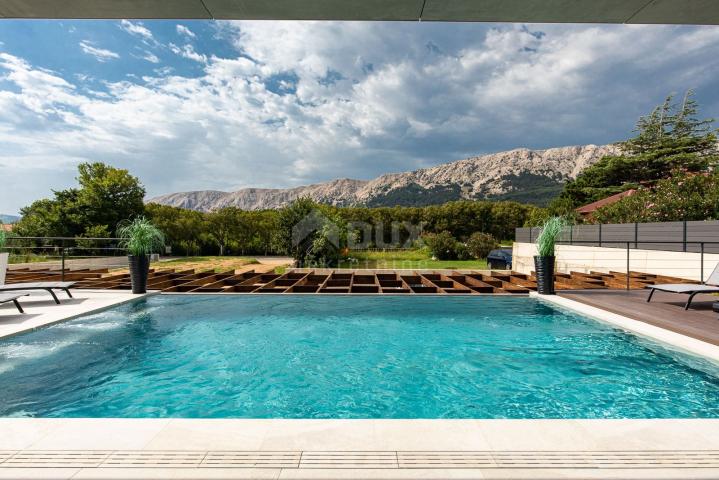 ISLAND OF KRK, BAŠKA - Urban villa with pool