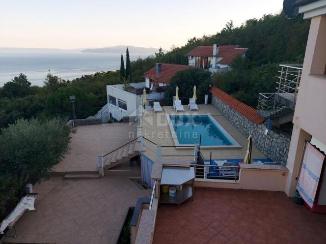 OPATIJA, VEPRINAC - vila 1000m2 s pogledom na more, 6 apartmana i bazenom + okoliš 1000m2