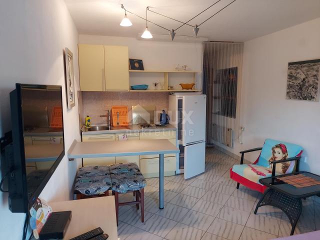 OPATIJA, VEPRINAC - vila 1000m2 s pogledom na more, 6 apartmana i bazenom + okoliš 1000m2