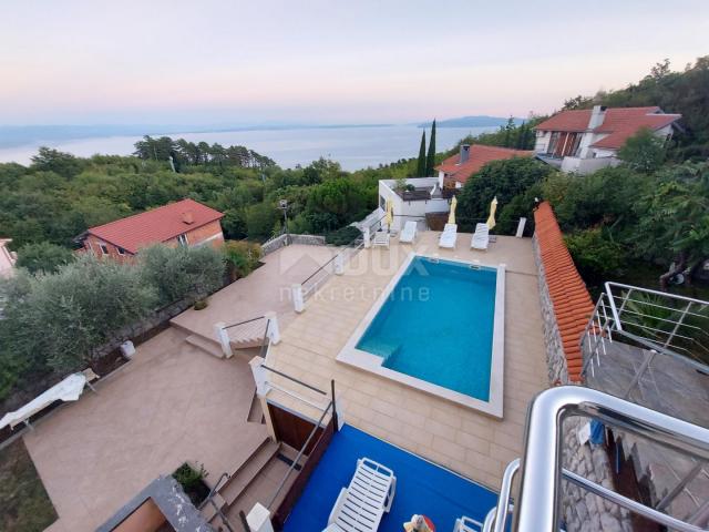 OPATIJA, VEPRINAC - Villa 1000m2 mit Meerblick, 6 Wohnungen und Pool + Umgebung 1000m2