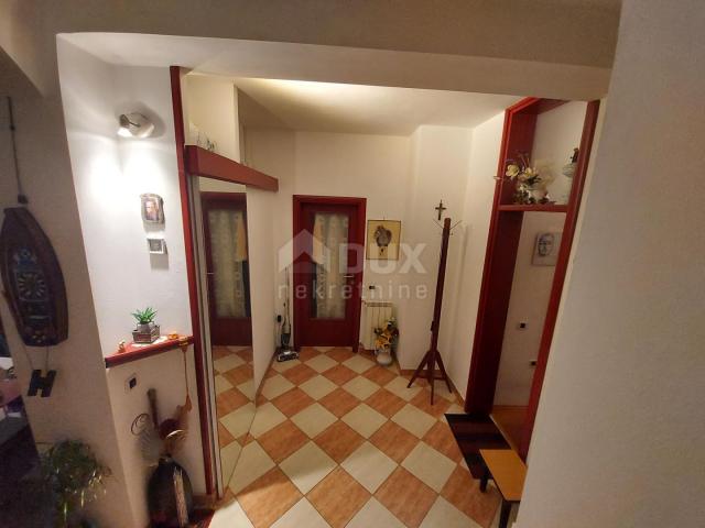 OPATIJA, VEPRINAC - vila 1000m2 s pogledom na more, 6 apartmana i bazenom + okoliš 1000m2