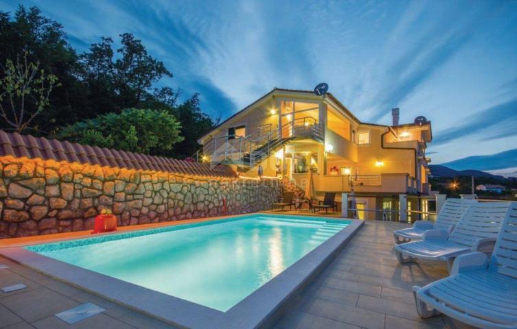 OPATIJA, VEPRINAC - Villa 1000m2 mit Meerblick, 6 Wohnungen und Pool + Umgebung 1000m2