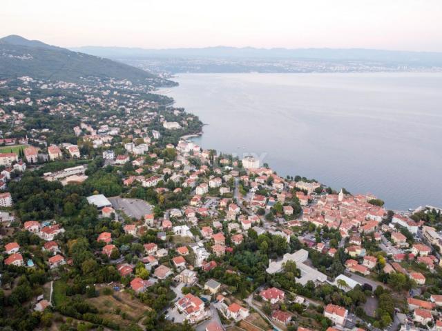 OPATIJA, LOVRAN, LIGANJ - Stan u vili s bazenom 120m2+terasa 27m2s panoramskim pogledom na more + ok