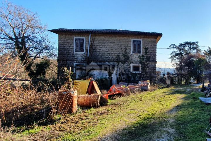 ISTRIA, GROŽNJAN - Stone house with a beautiful view