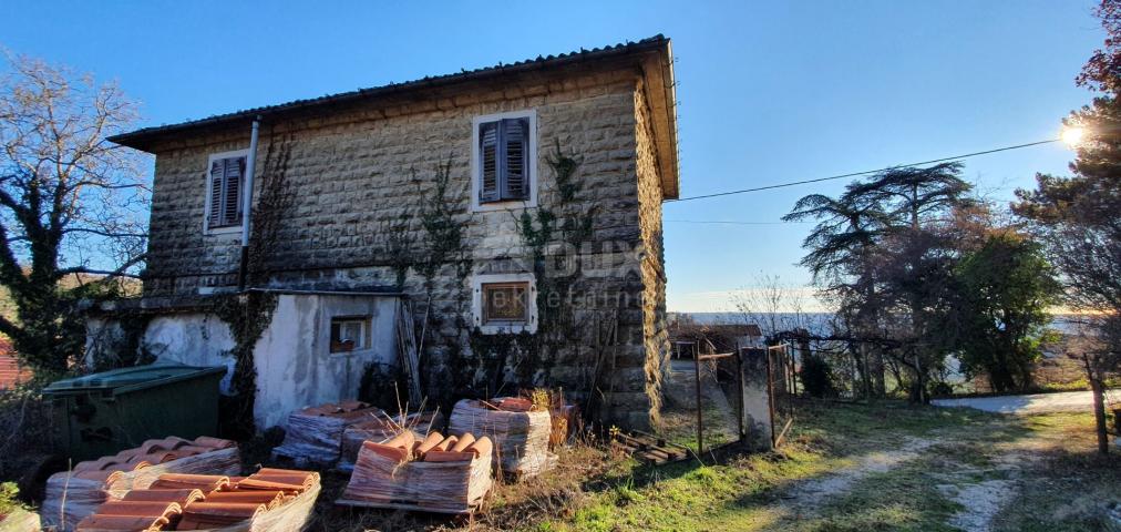 ISTRIA, GROŽNJAN - Stone house with a beautiful view