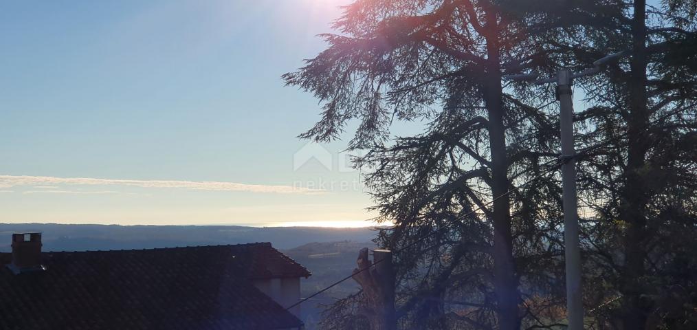 ISTRIA, GROŽNJAN - Stone house with a beautiful view