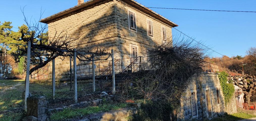 ISTRIA, GROŽNJAN - Stone house with a beautiful view