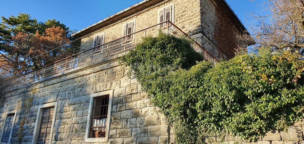 ISTRIA, GROŽNJAN - Stone house with a beautiful view