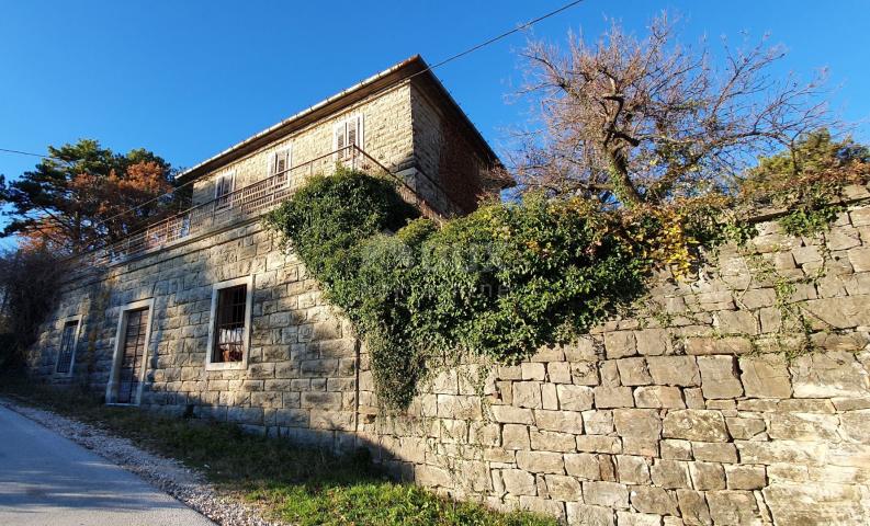 ISTRIA, GROŽNJAN - Stone house with a beautiful view