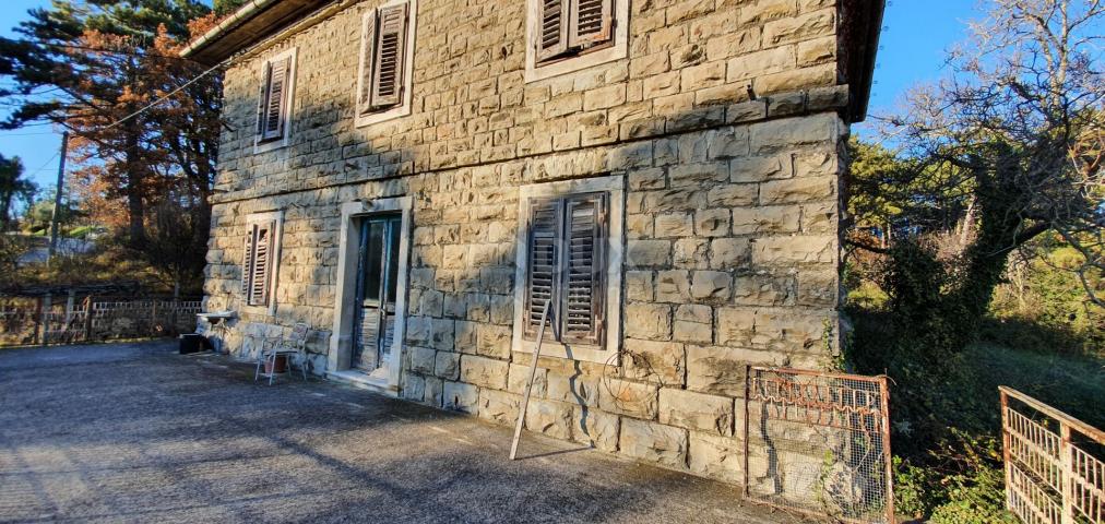 ISTRIA, GROŽNJAN - Stone house with a beautiful view