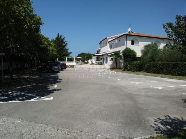 ISTRIEN, POREČ - Hotel mit Pool und großem Garten!