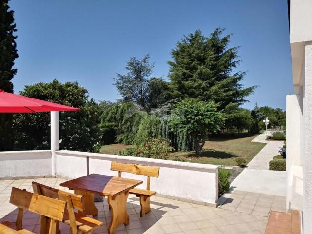 ISTRIEN, POREČ - Hotel mit Pool und großem Garten!