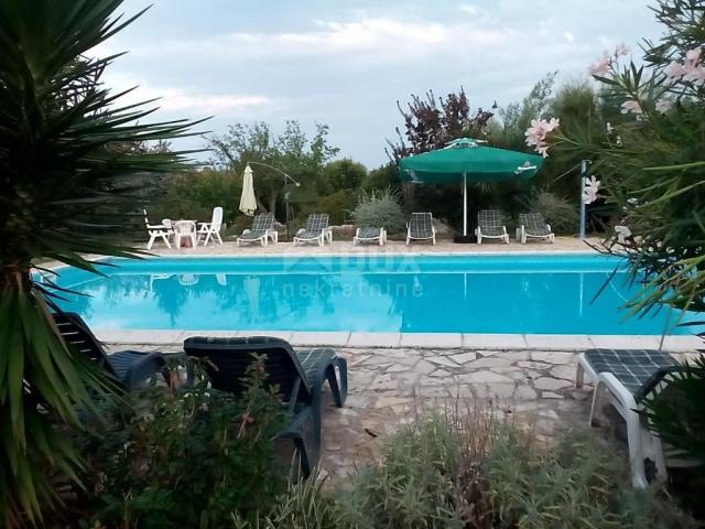 ISTRIEN, POREČ - Hotel mit Pool und großem Garten!