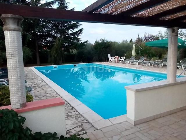 ISTRIEN, POREČ - Hotel mit Pool und großem Garten!