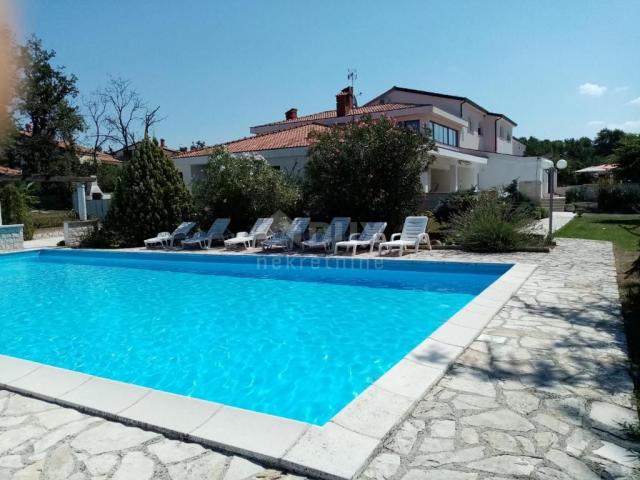 ISTRIEN, POREČ - Hotel mit Pool und großem Garten!