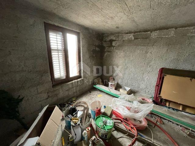 ISTRIA, PULA - House with business space