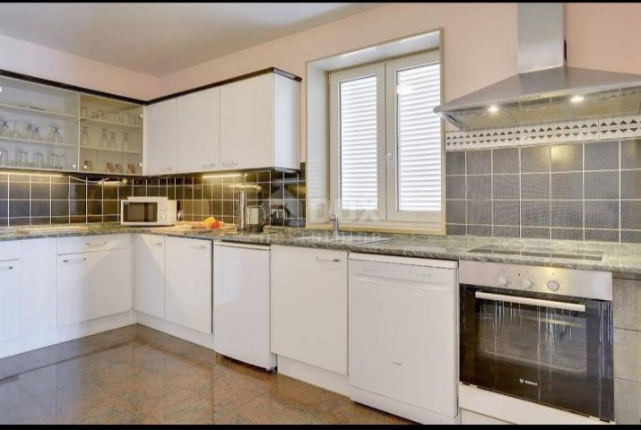 ISTRIA, PULA, POMER - apartment house 200m from the sea!